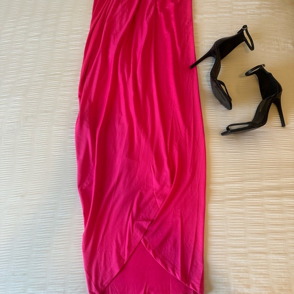 Vibrante Conjunto de Falda y Blusa - Picture 3 of 3